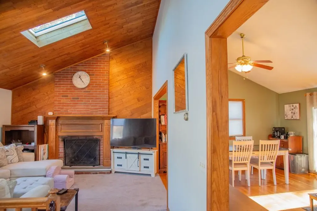 78 Bertenshaw Road Woonsocket RI 02895