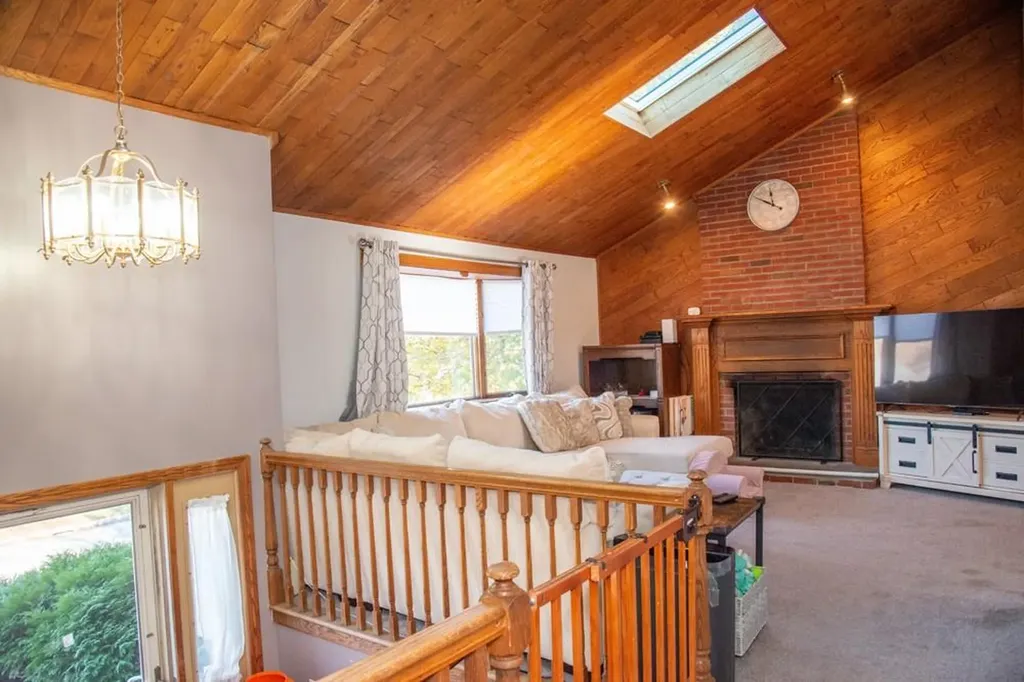 78 Bertenshaw Road Woonsocket RI 02895