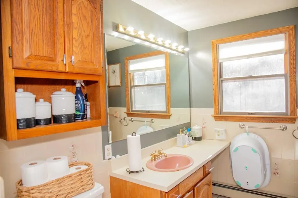 78 Bertenshaw Road Woonsocket RI 02895