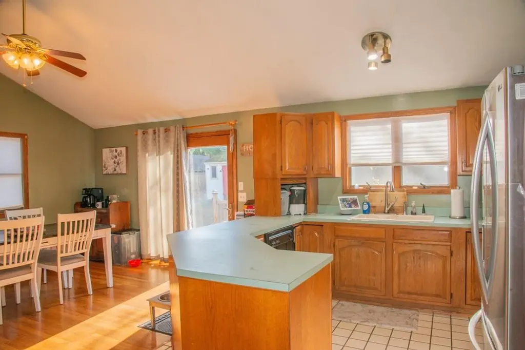 78 Bertenshaw Road Woonsocket RI 02895