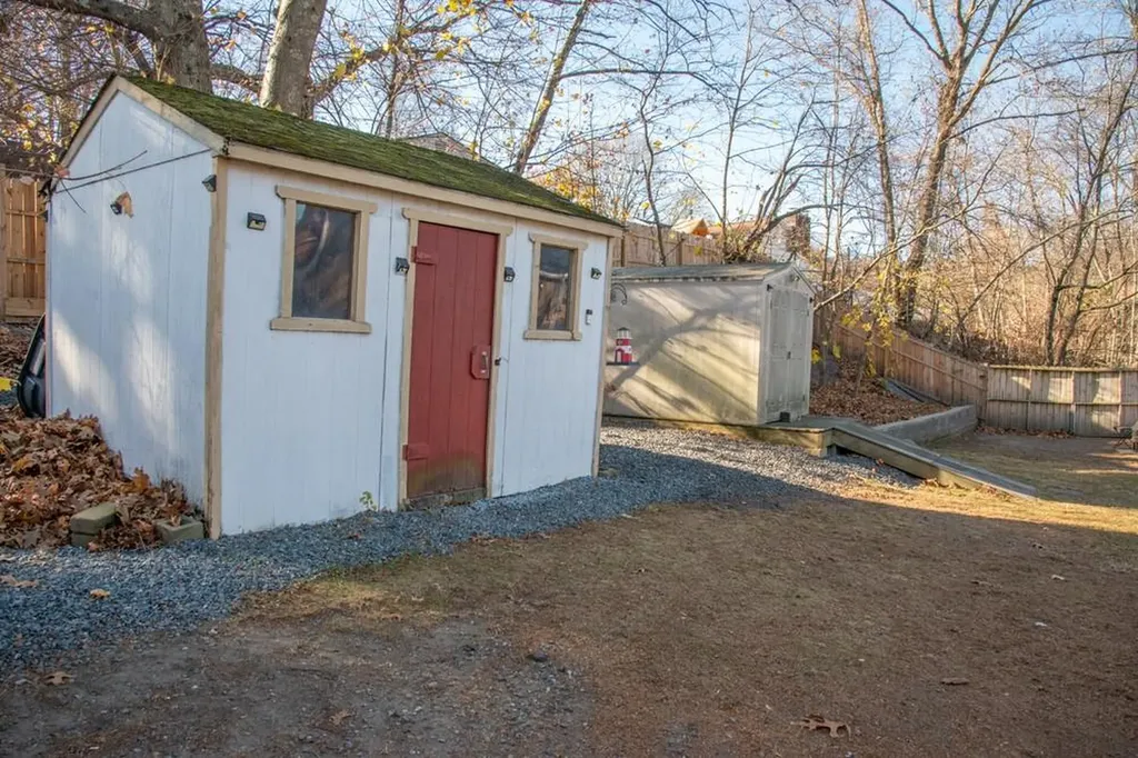 78 Bertenshaw Road Woonsocket RI 02895