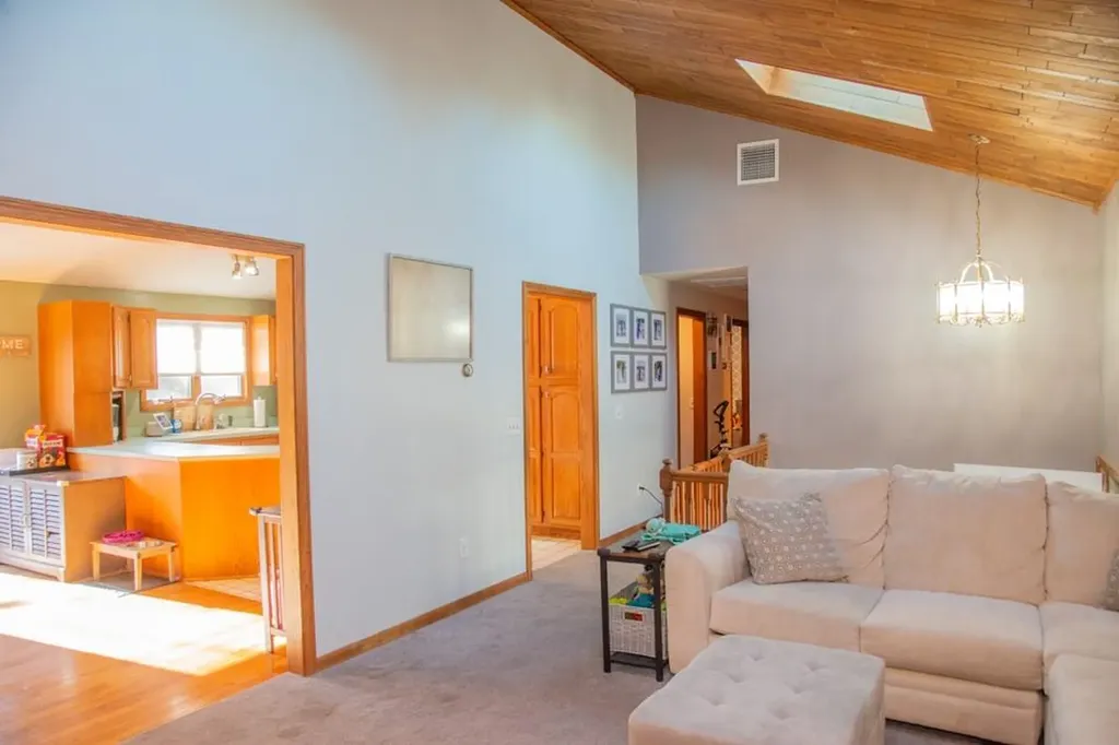 78 Bertenshaw Road Woonsocket RI 02895
