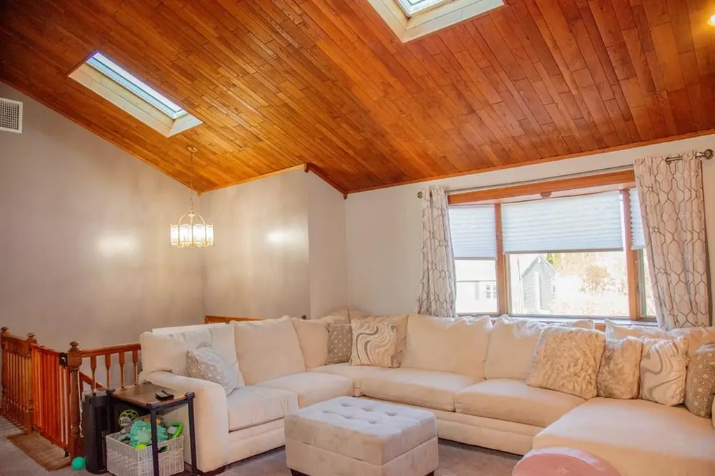 78 Bertenshaw Road Woonsocket RI 02895