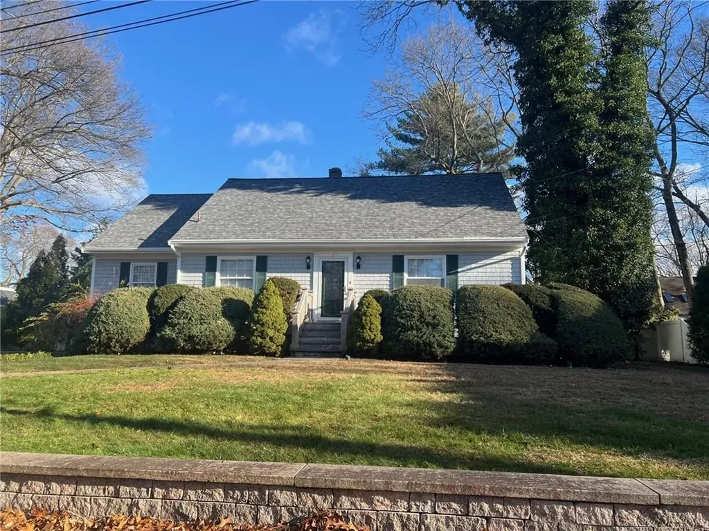 11 Candleberry Road Barrington RI 02806