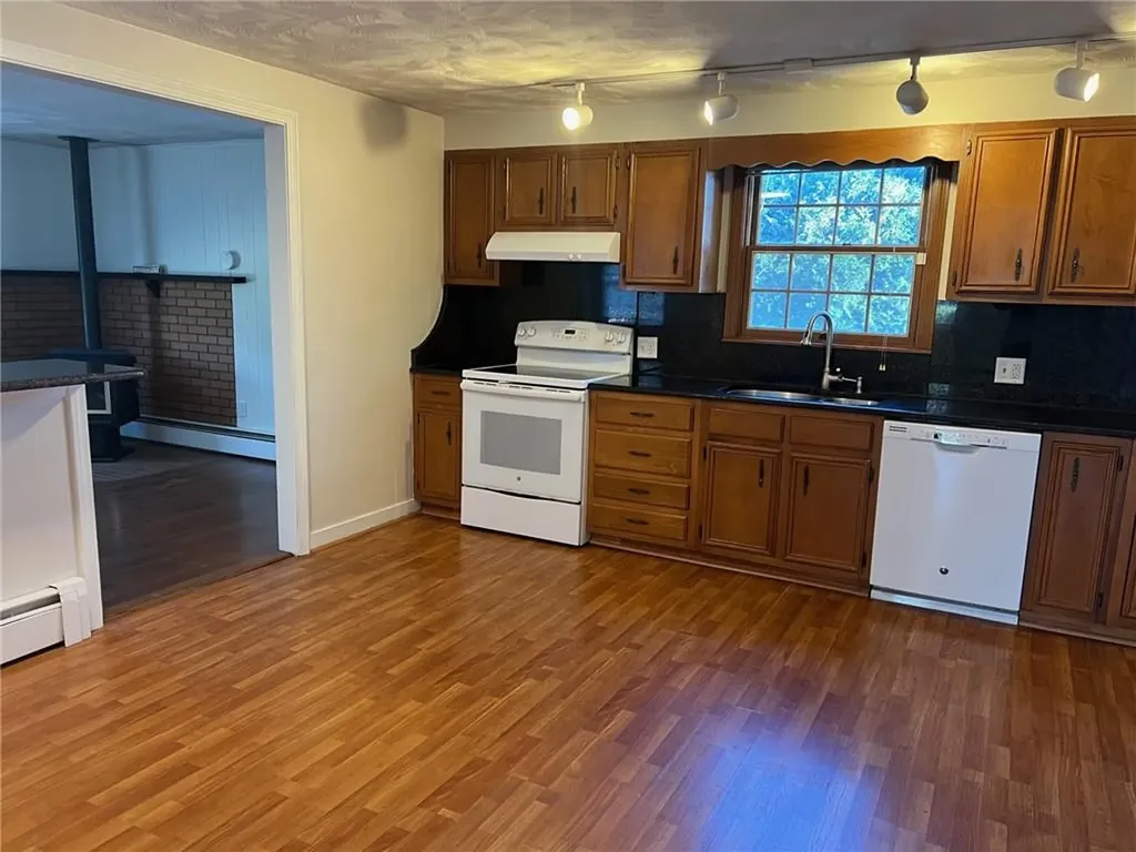 11 Candleberry Road Barrington RI 02806