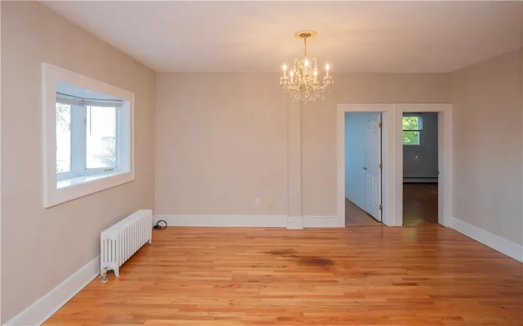 386 Green End Avenue Middletown RI 02842