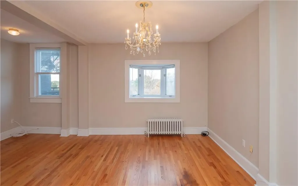 386 Green End Avenue Middletown RI 02842
