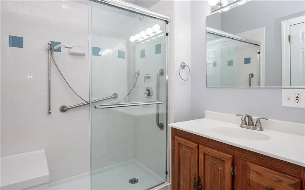 386 Green End Avenue Middletown RI 02842