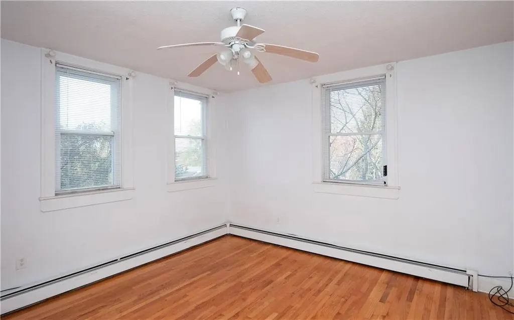 386 Green End Avenue Middletown RI 02842