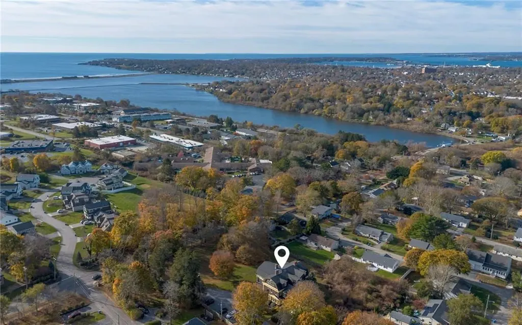 386 Green End Avenue Middletown RI 02842