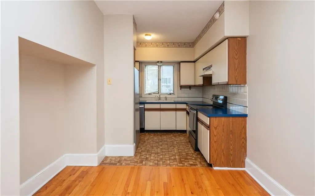 386 Green End Avenue Middletown RI 02842