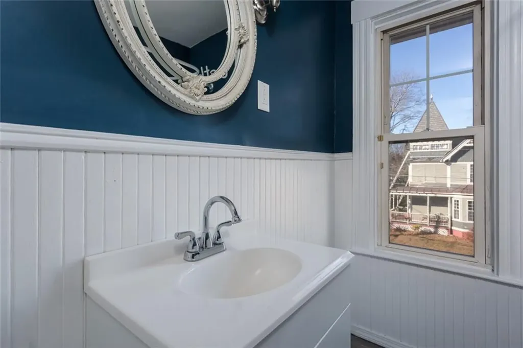 53 Andrews Street Woonsocket RI 02895