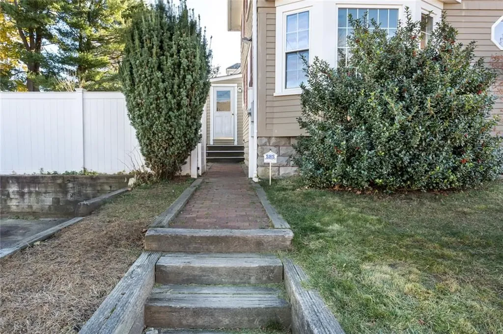 53 Andrews Street Woonsocket RI 02895