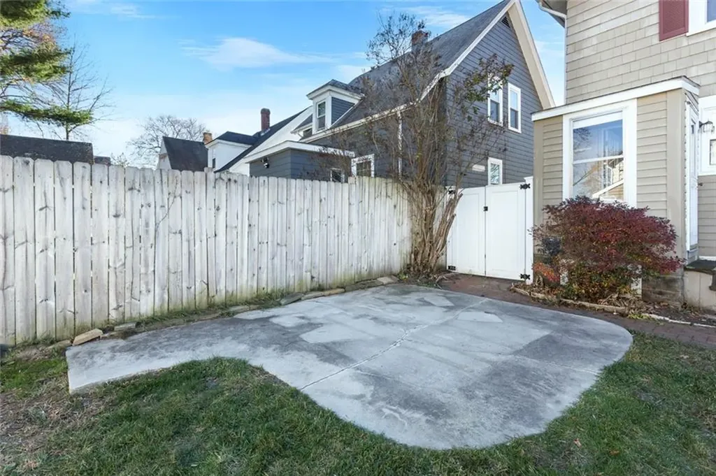 53 Andrews Street Woonsocket RI 02895