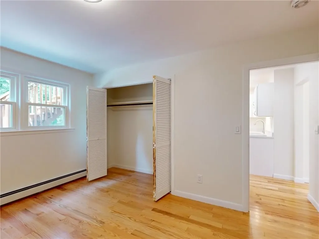 8 Caswell Avenue Newport RI 02840