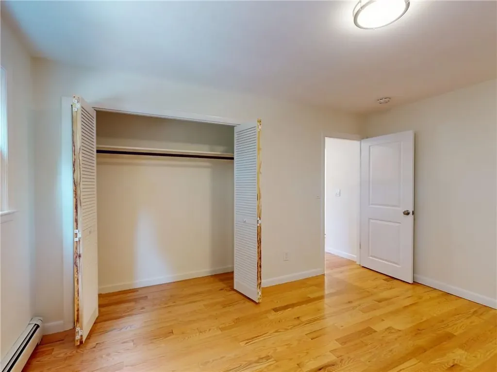 8 Caswell Avenue Newport RI 02840