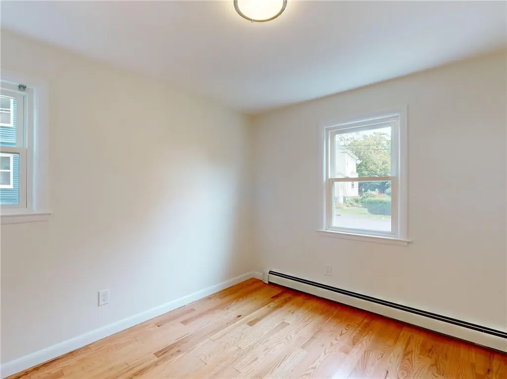 8 Caswell Avenue Newport RI 02840
