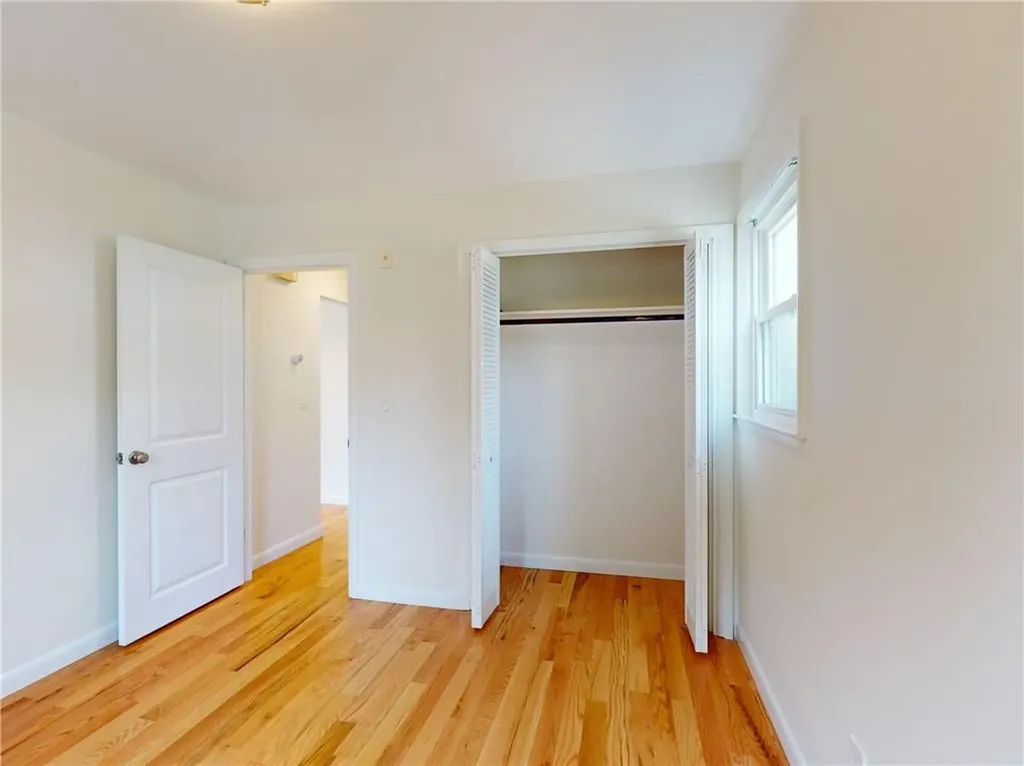8 Caswell Avenue Newport RI 02840