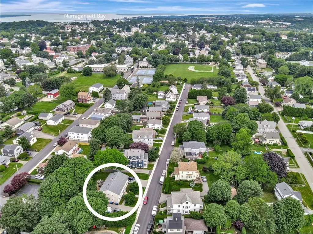 8 Caswell Avenue Newport RI 02840