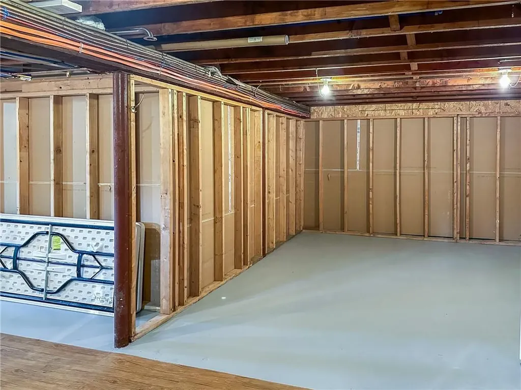 8 Caswell Avenue Newport RI 02840