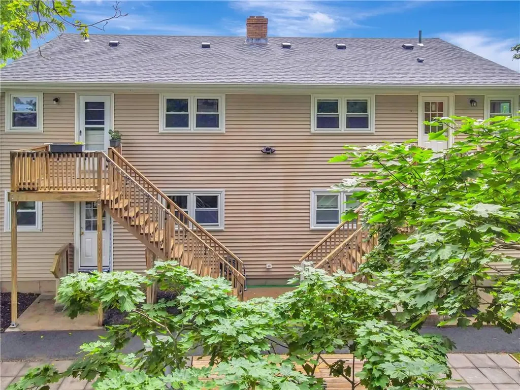 8 Caswell Avenue Newport RI 02840
