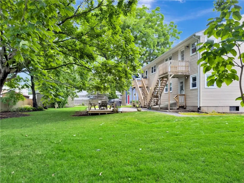 8 Caswell Avenue Newport RI 02840