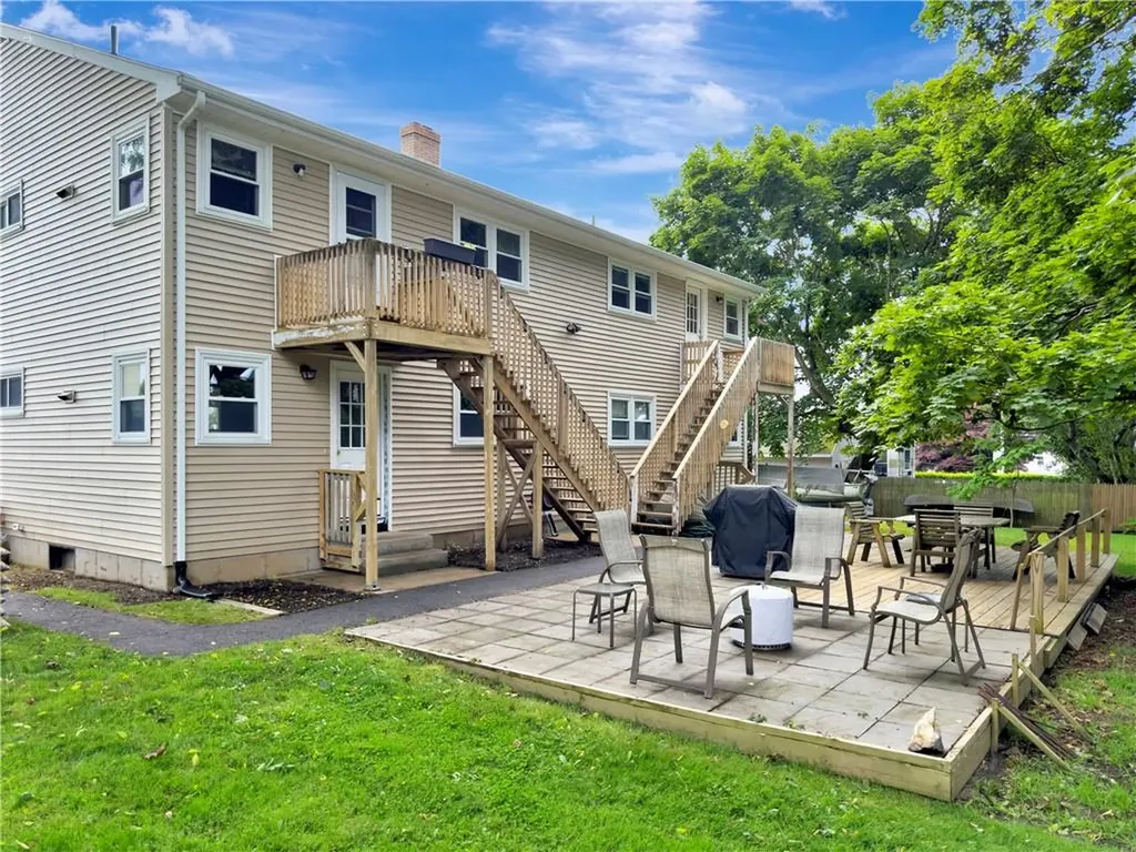 8 Caswell Avenue Newport RI 02840