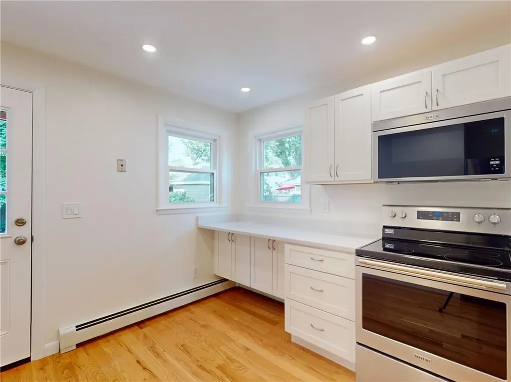 8 Caswell Avenue Newport RI 02840