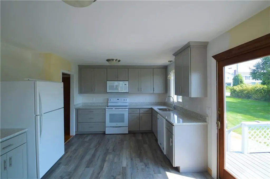 8 Chartier Circle Newport RI 02840