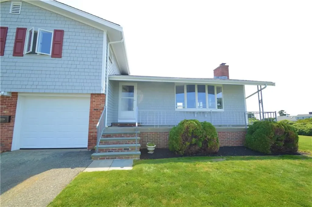 8 Chartier Circle Newport RI 02840
