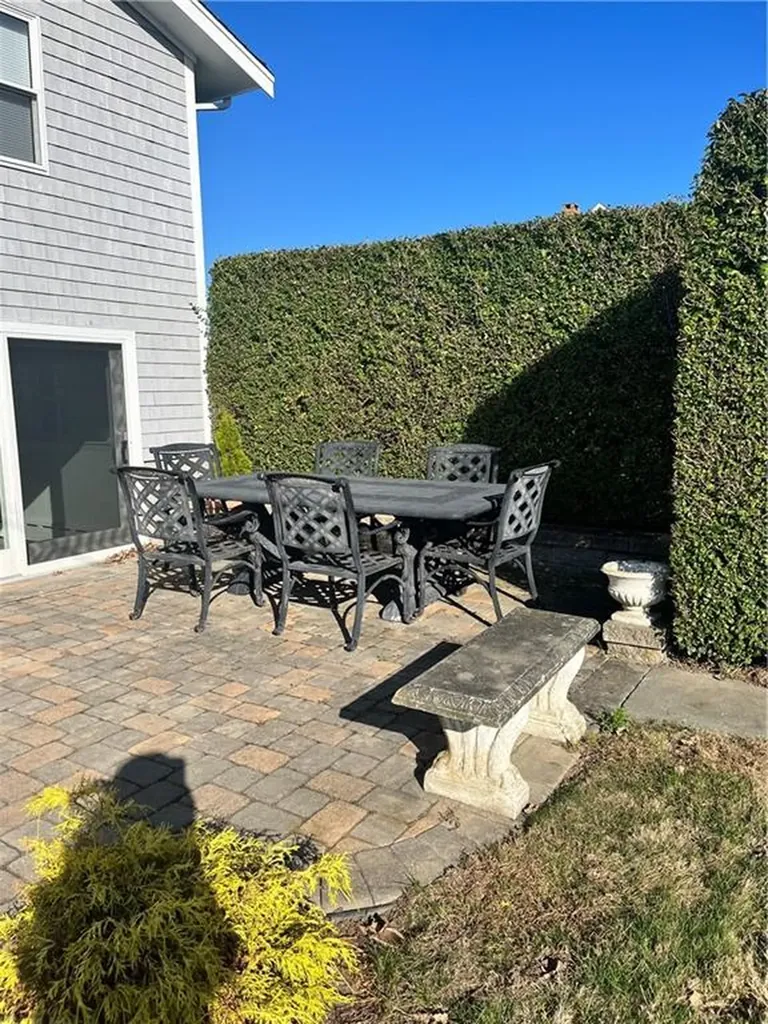 8 Chartier Circle Newport RI 02840