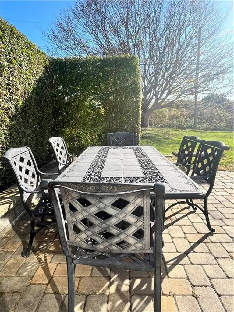 8 Chartier Circle Newport RI 02840
