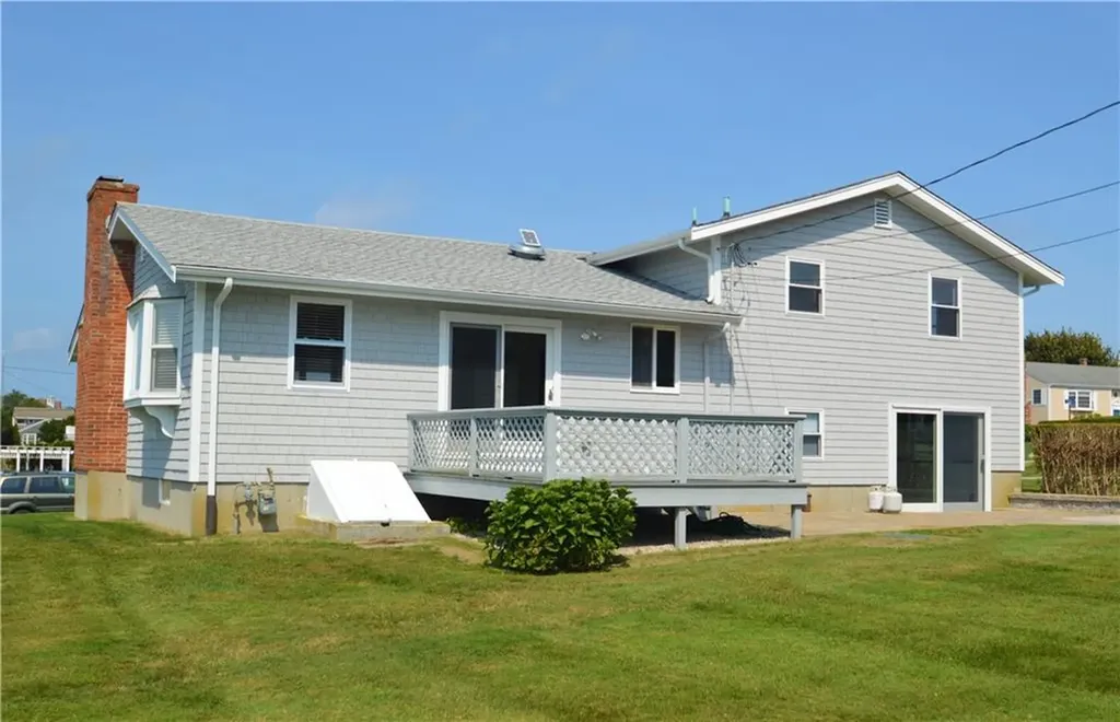8 Chartier Circle Newport RI 02840