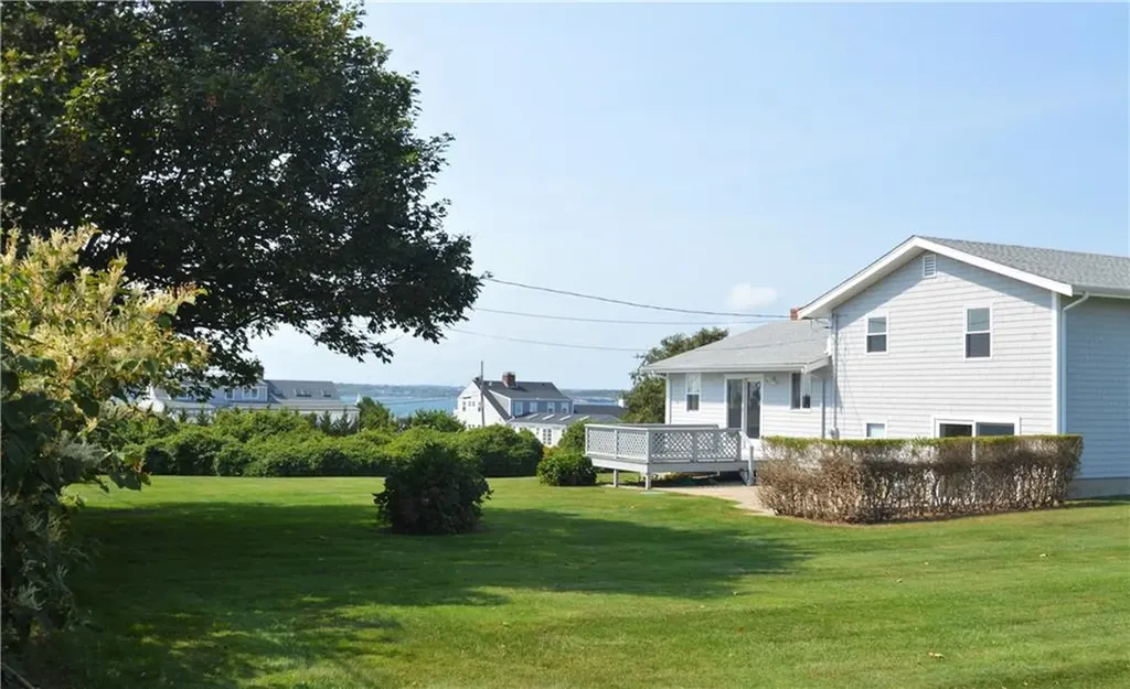 8 Chartier Circle Newport RI 02840