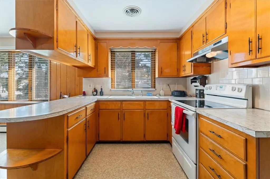 30 Tilden Street Cranston RI 02920