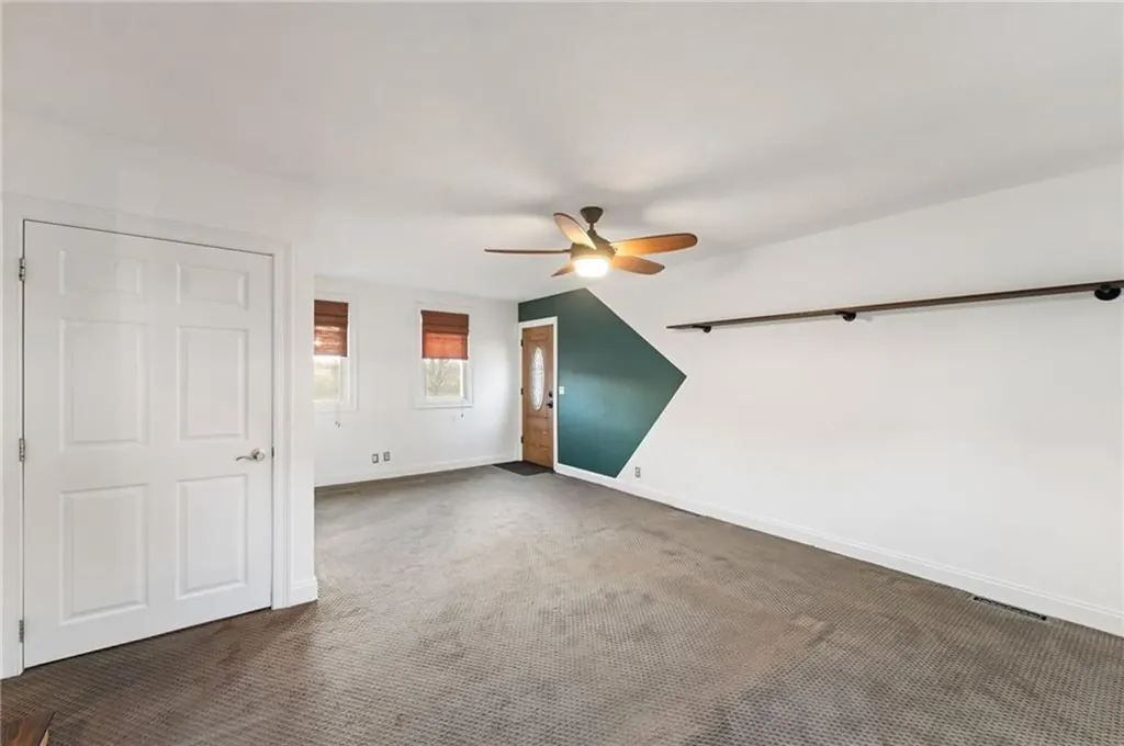 69 Hilton Road Warwick RI 02889