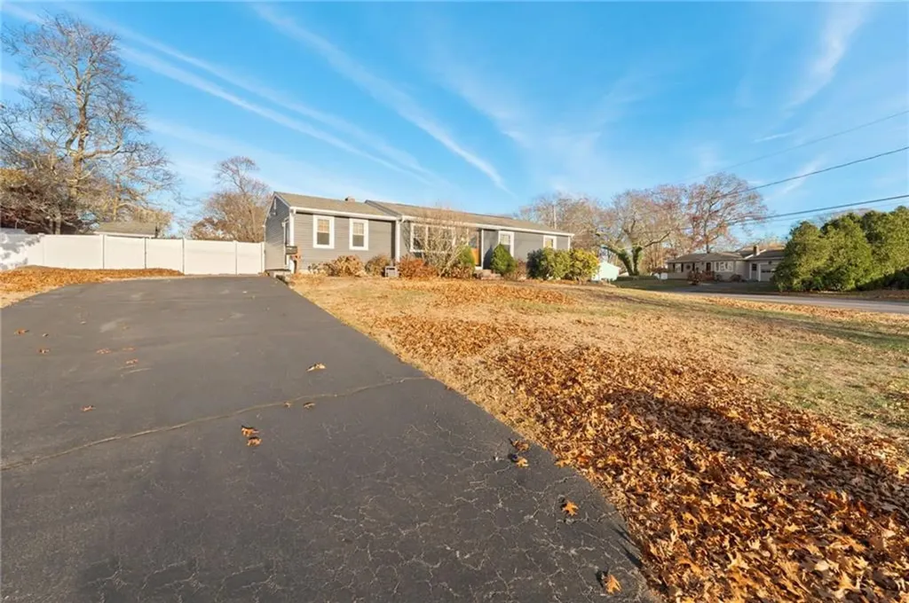 69 Hilton Road Warwick RI 02889