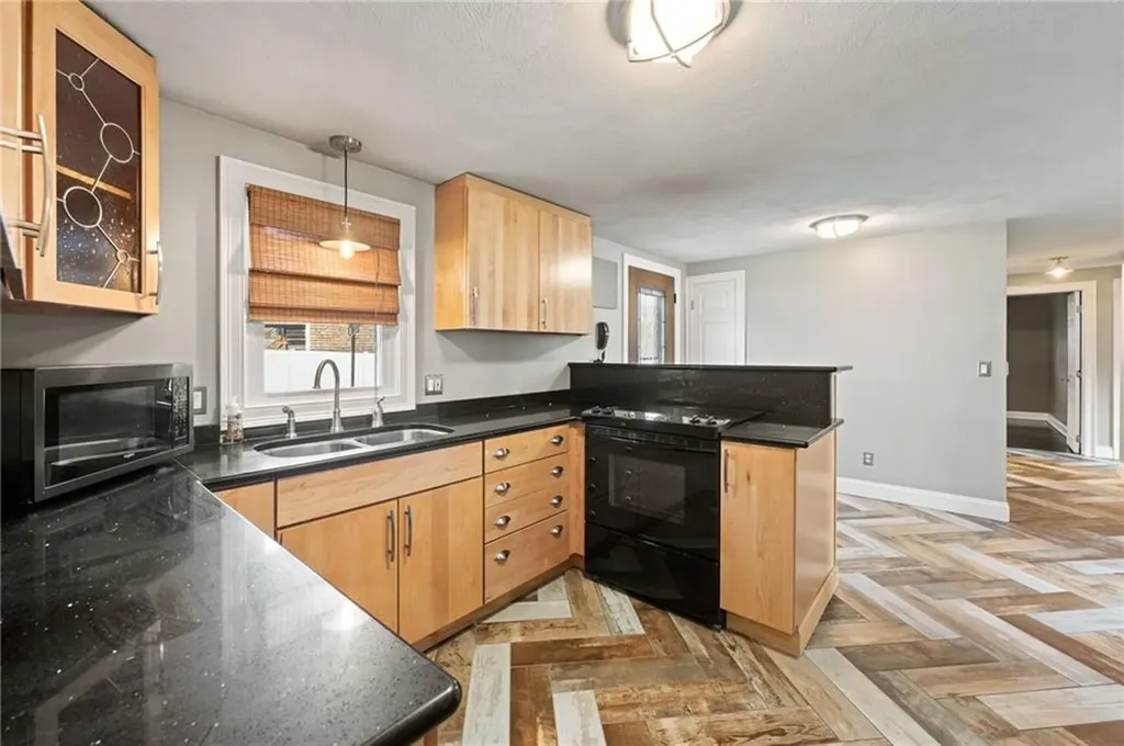 69 Hilton Road Warwick RI 02889