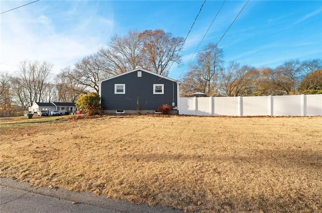 69 Hilton Road Warwick RI 02889