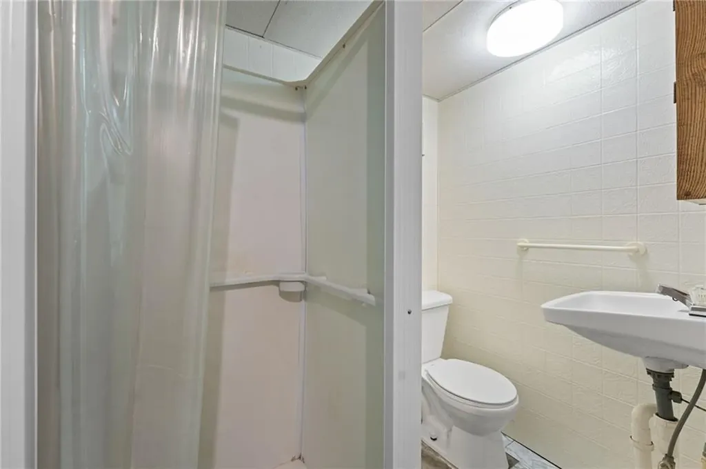 69 Hilton Road Warwick RI 02889