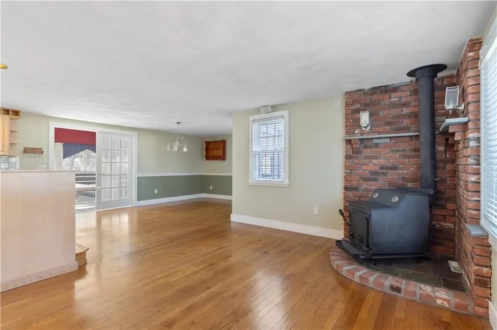 61 Kerri Lyn Road Warwick RI 02889