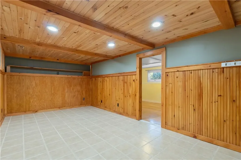 61 Kerri Lyn Road Warwick RI 02889