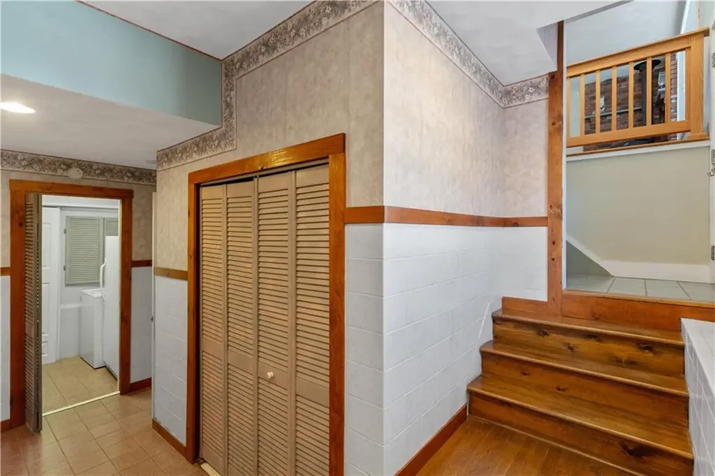 61 Kerri Lyn Road Warwick RI 02889