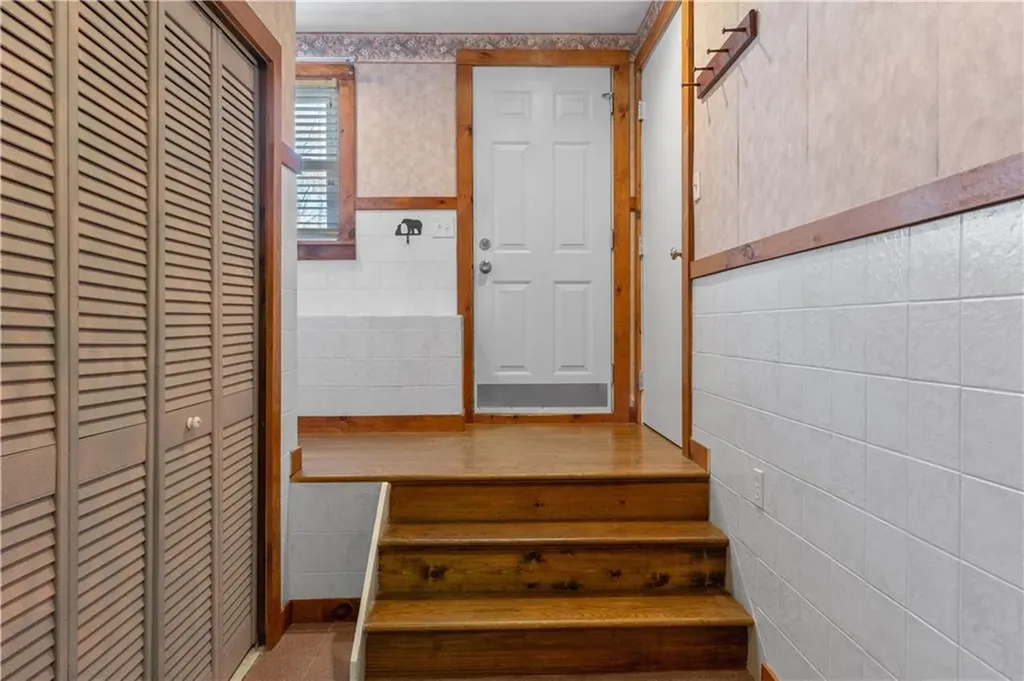 61 Kerri Lyn Road Warwick RI 02889