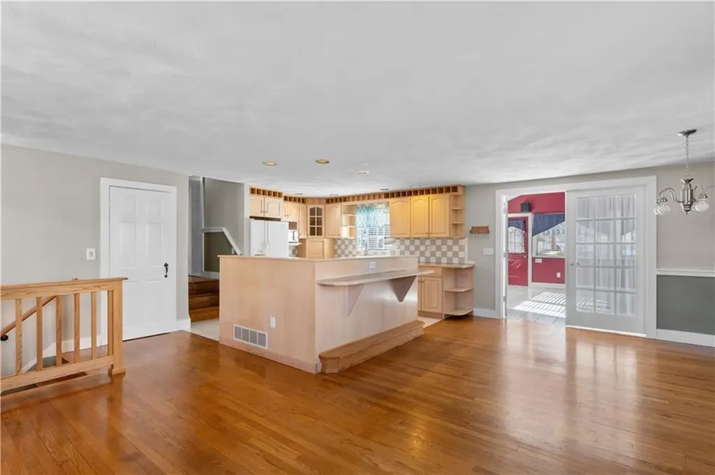 61 Kerri Lyn Road Warwick RI 02889