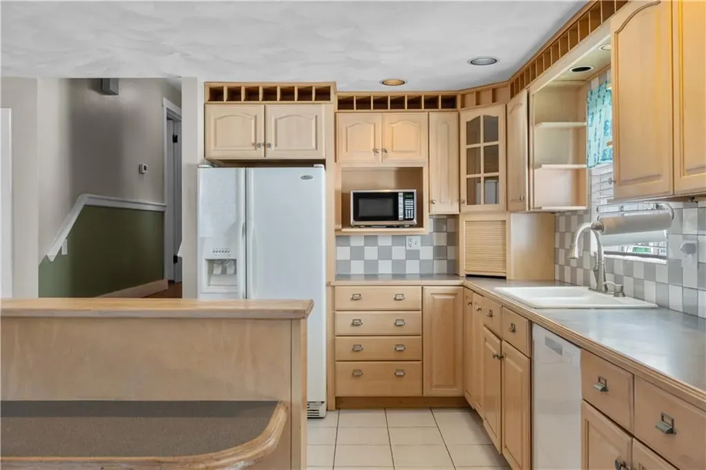 61 Kerri Lyn Road Warwick RI 02889