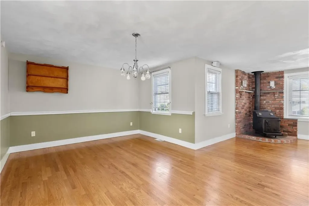 61 Kerri Lyn Road Warwick RI 02889