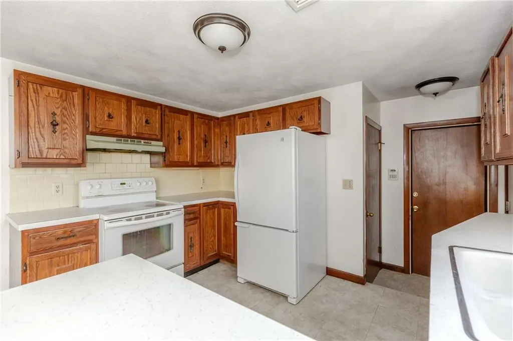 192 Burdick Drive Cranston RI 02920