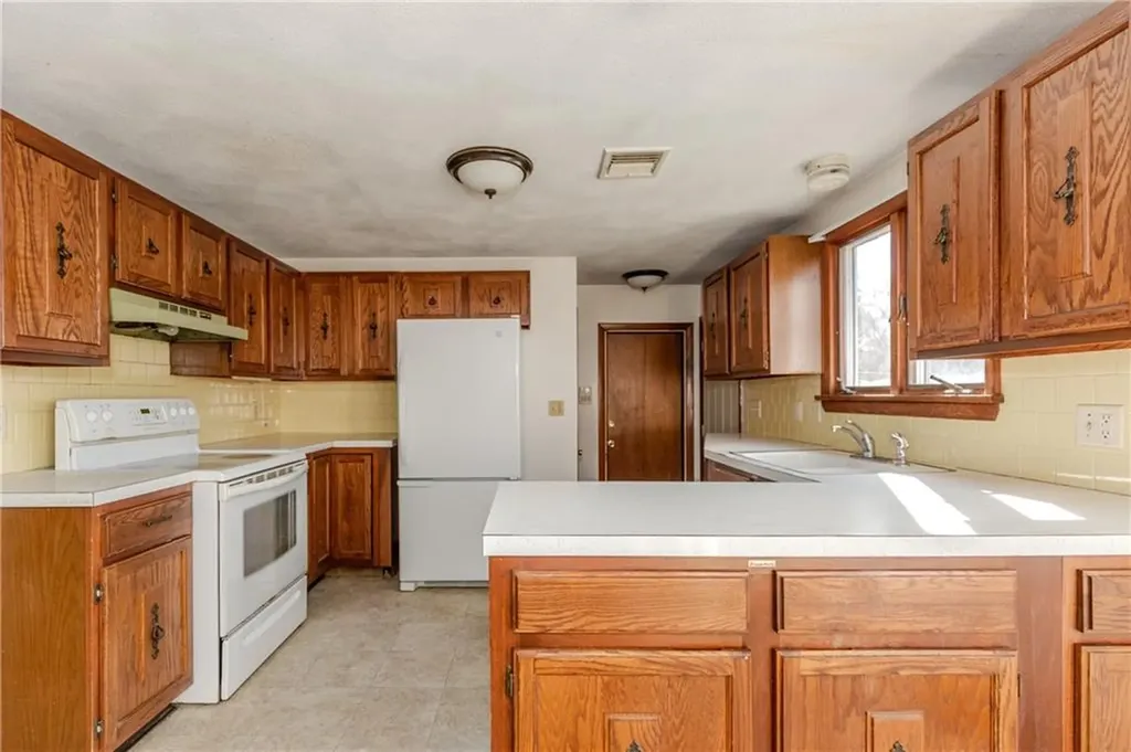 192 Burdick Drive Cranston RI 02920