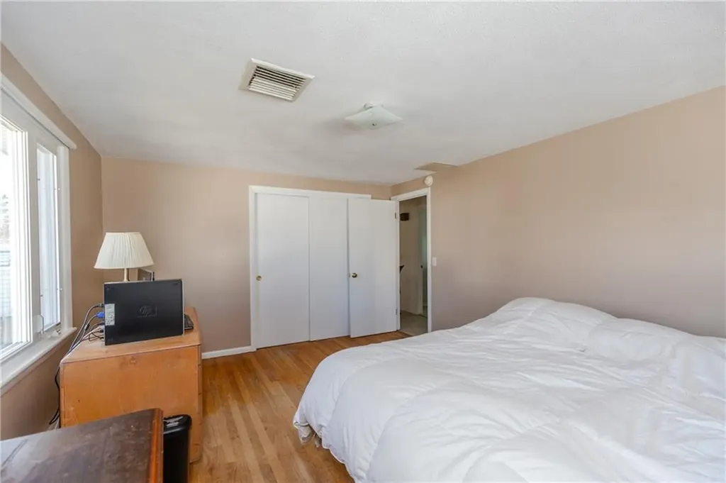 192 Burdick Drive Cranston RI 02920